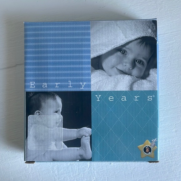 Early Years Vintage Girl Bunny Star Frame - Picture 3 of 8